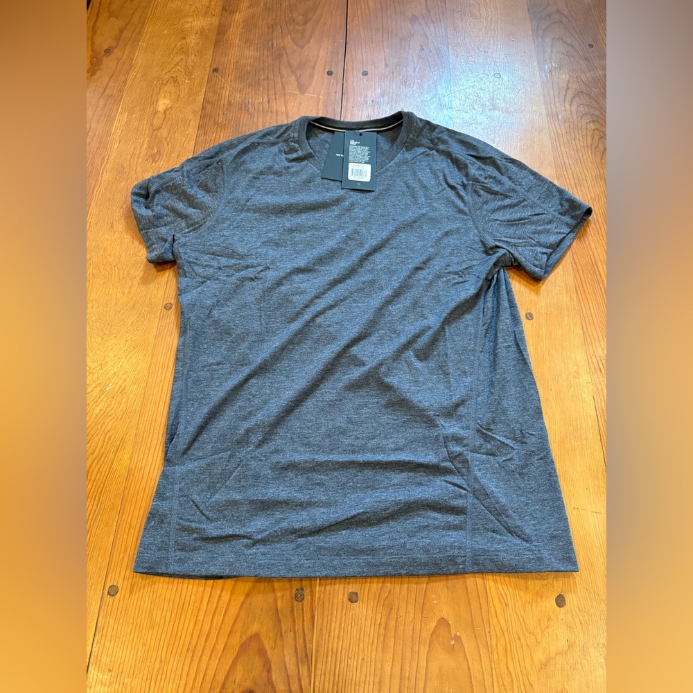 Ten Thousand Men’s Durable Tee Training Workouts Activewear NVYHTR Medium